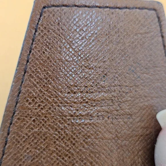 LV  Monogram Accessory Case - Picture 2 of 9